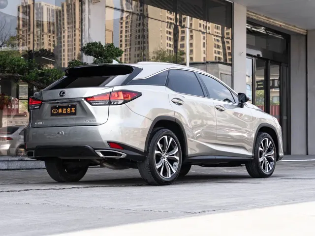 Lexus RX — Фото автомобиля 3