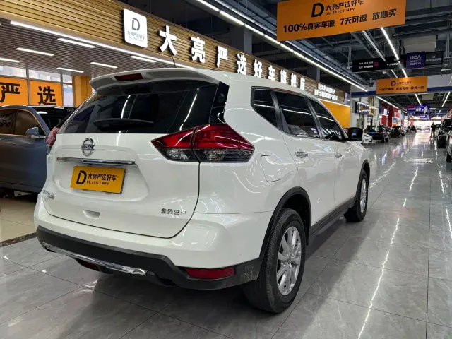 Nissan X-Trail — Фото автомобиля 2