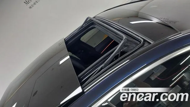 Mercedes-Benz E-Class — Фото автомобиля 12