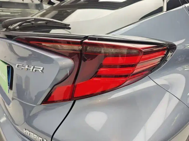 Toyota C-HR — Фото автомобиля 7