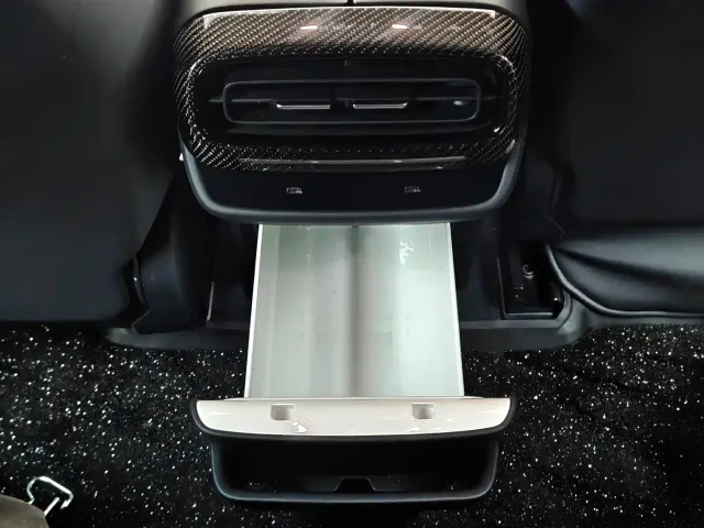 Xiaomi SU7 Ultra — Фото автомобиля 10