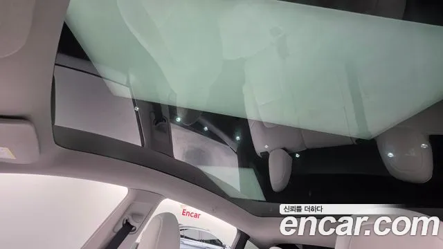 Tesla Model Y — Фото автомобиля 21