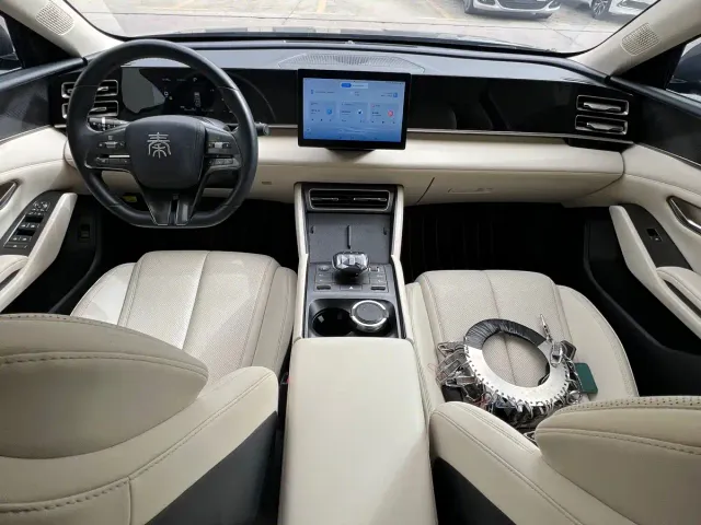 BYD Qin L — Фото автомобиля 6