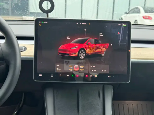 Tesla Model Y — Фото автомобиля 8