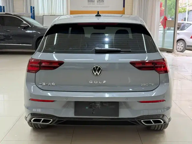 Volkswagen Golf — Фото автомобиля 5