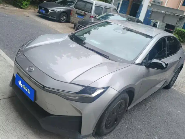 Фотография автомобиля — Toyota bZ3