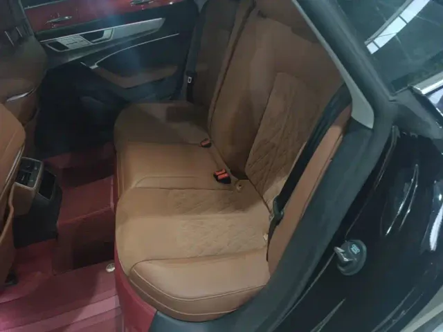 Audi A7L — Фото автомобиля 16
