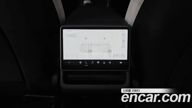 Tesla Model Y — Фото автомобиля 27
