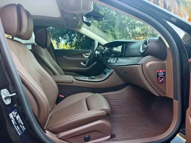 Mercedes-Benz E-Class — Фото автомобиля 11