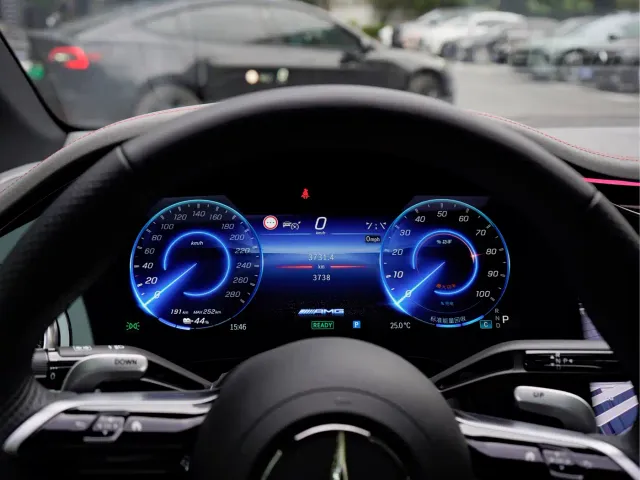 Mercedes-Benz EQE AMG — Фото автомобиля 9
