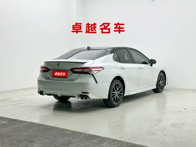Toyota Camry — Фото автомобиля 4