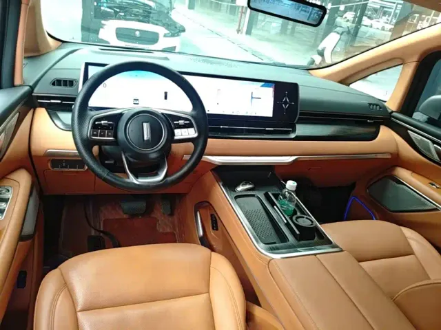 Wey Alpine — Фото автомобиля 9