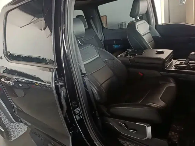 Ford F-150 Raptor — Фото автомобиля 24