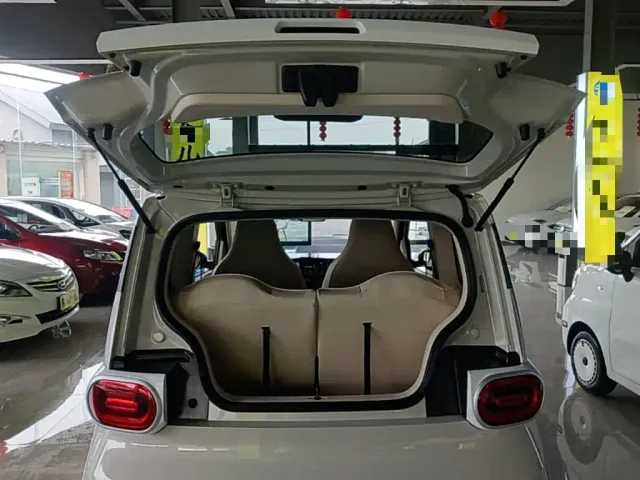 Wuling Hongguang Mini EV — Фото автомобиля 18