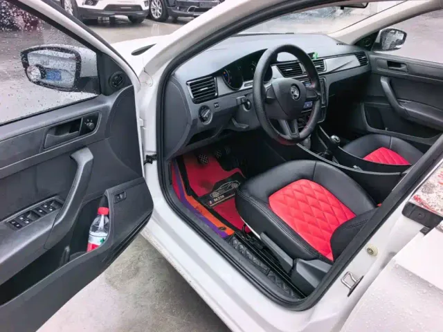 Skoda Rapid — Фото автомобиля 15