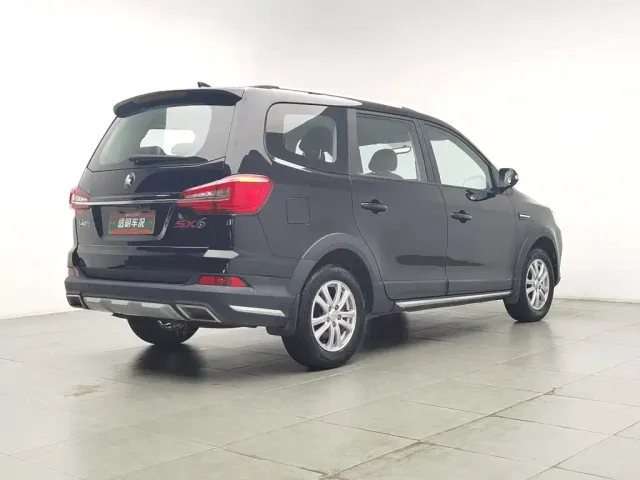 Forthing Fengxing SX6 — Фото автомобиля 2