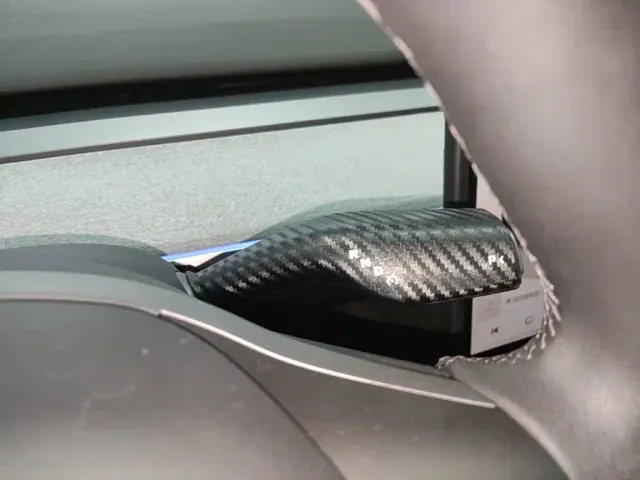 Tesla Model Y — Фото автомобиля 13