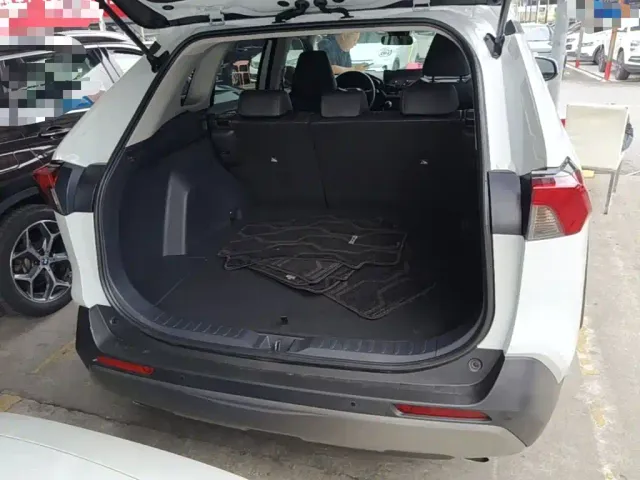 Toyota RAV4 — Фото автомобиля 18