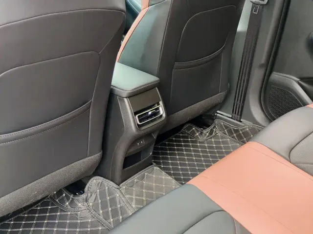 Changan Eado — Фото автомобиля 9