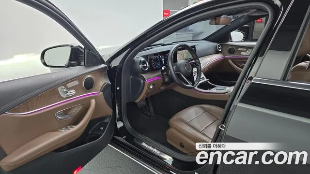 Mercedes-Benz E-Class — Фото автомобиля 10