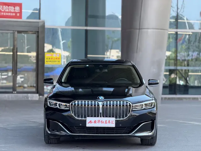 BMW 7 Series — Фото автомобиля 2