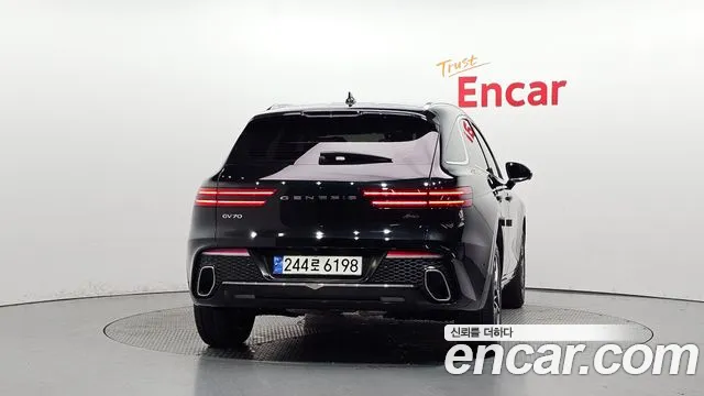 Genesis GV70 — Фото автомобиля 4
