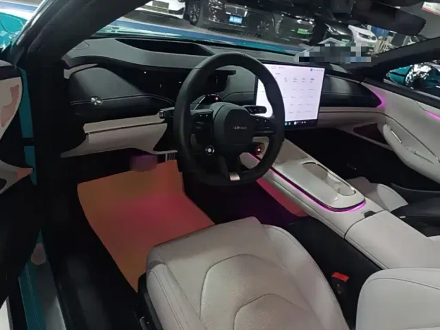 Xiaomi SU7 — Фото автомобиля 9