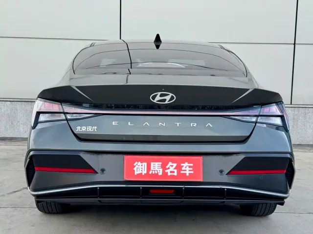 Hyundai Elantra — Фото автомобиля 5