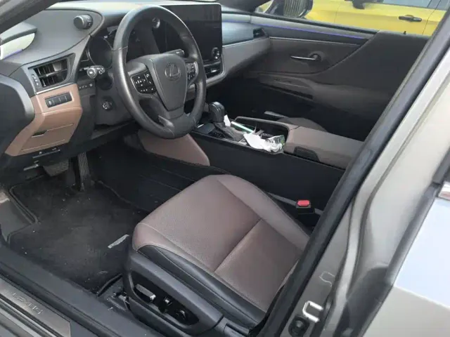 Lexus ES — Фото автомобиля 9