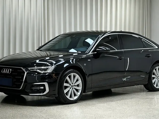 Фотография автомобиля — Audi A6L