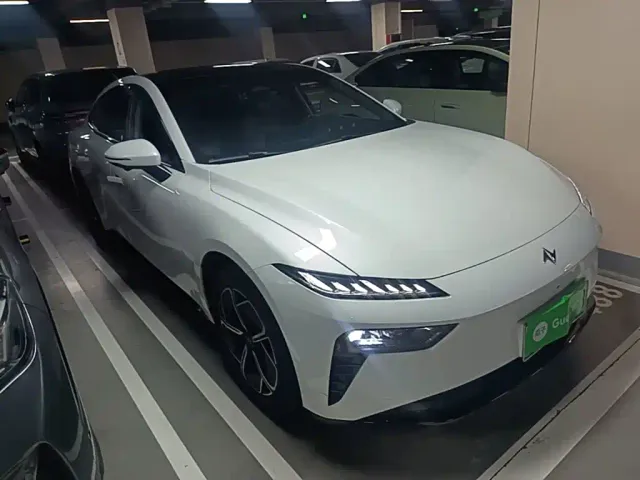 Dongfeng eπ 007 — Фото автомобиля 3