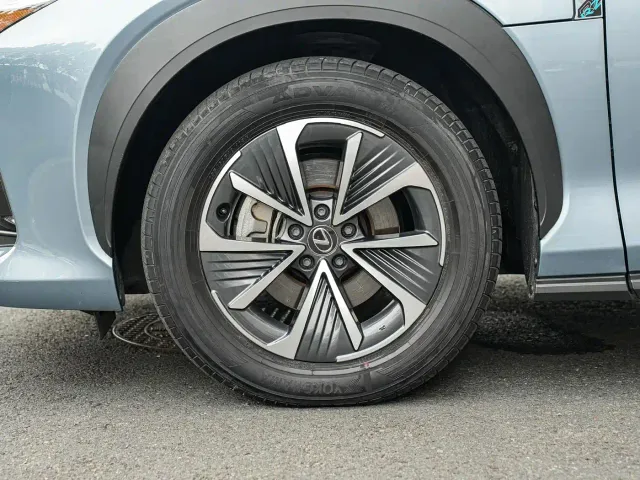 Lexus RZ — Фото автомобиля 7