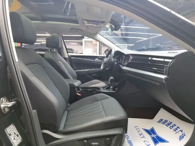 Volkswagen Passat — Фото автомобиля 8