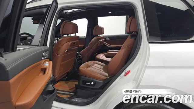 BMW X7 — Фото автомобиля 11