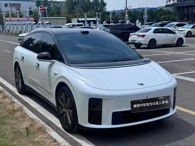 Li Auto i6 — Фото автомобиля 2