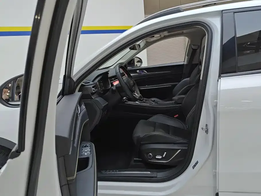 Lynk & Co Lynk & Co 01 2023 2.0TD 2WD Pro — Фото автомобиля 9