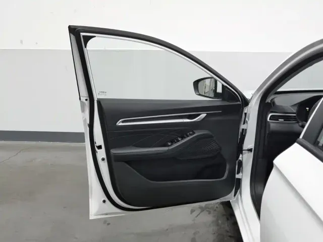 Geely Emgrand — Фото автомобиля 8