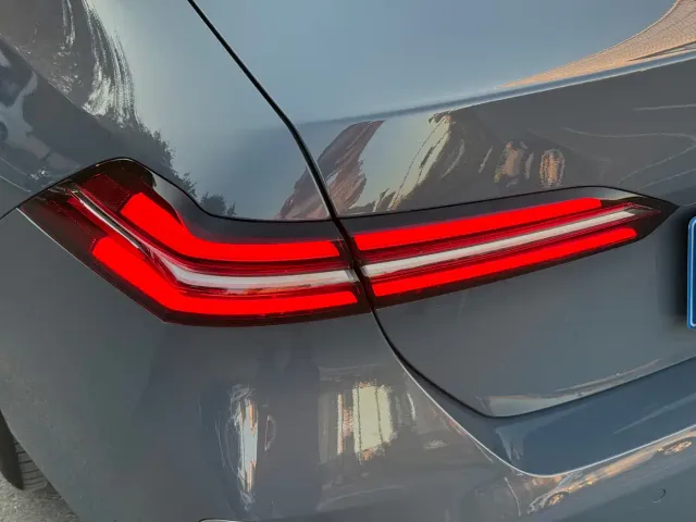 BMW 5 Series — Фото автомобиля 24