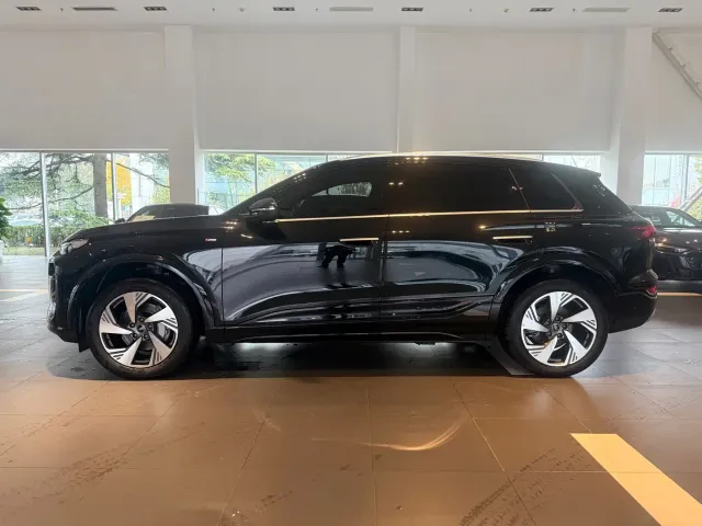 Audi Q6L e-tron — Фото автомобиля 4