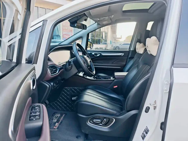 GAC Trumpchi M6 — Фото автомобиля 4