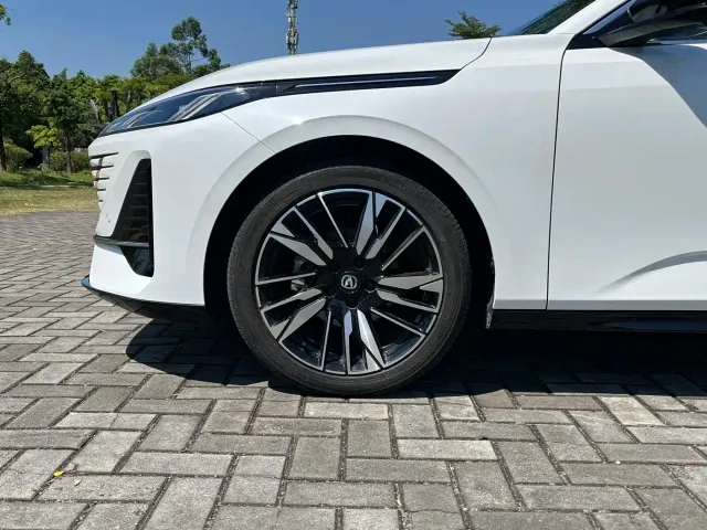 Changan Eado — Фото автомобиля 10