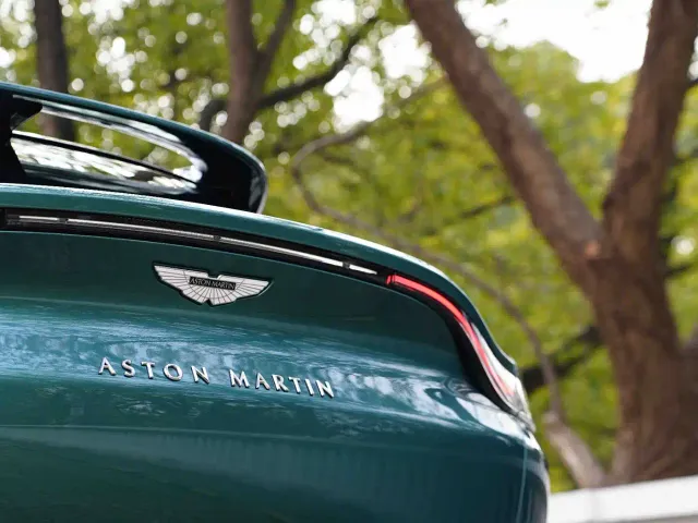 Aston Martin DBX — Фото автомобиля 3