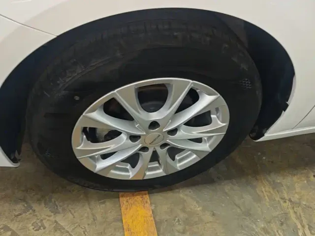 Roewe i5 — Фото автомобиля 22