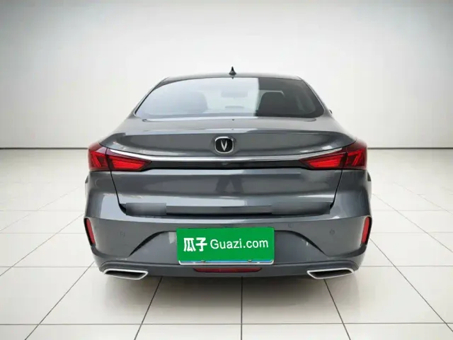Changan Eado — Фото автомобиля 5