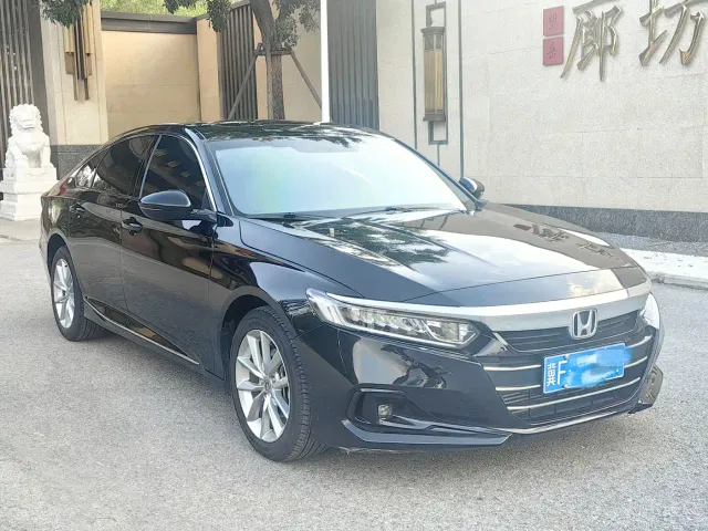 Honda Accord — Фото автомобиля 3