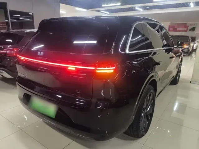 Li Auto L6 — Фото автомобиля 6