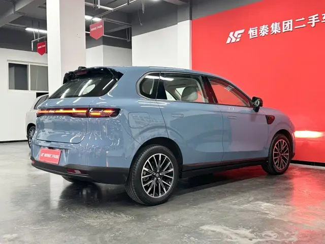 Leapmotor B10 — Фото автомобиля 9