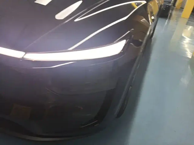 Tesla Model Y L — Фото автомобиля 23