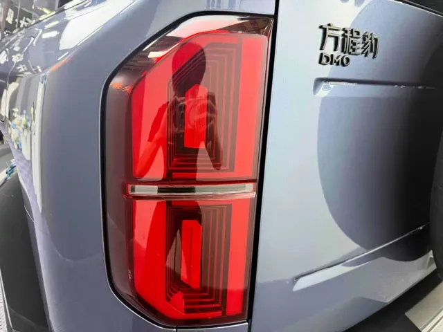 BYD FangChengBao Leopard 5 — Фото автомобиля 6