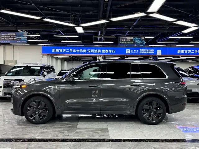 Li Auto L9 — Фото автомобиля 4